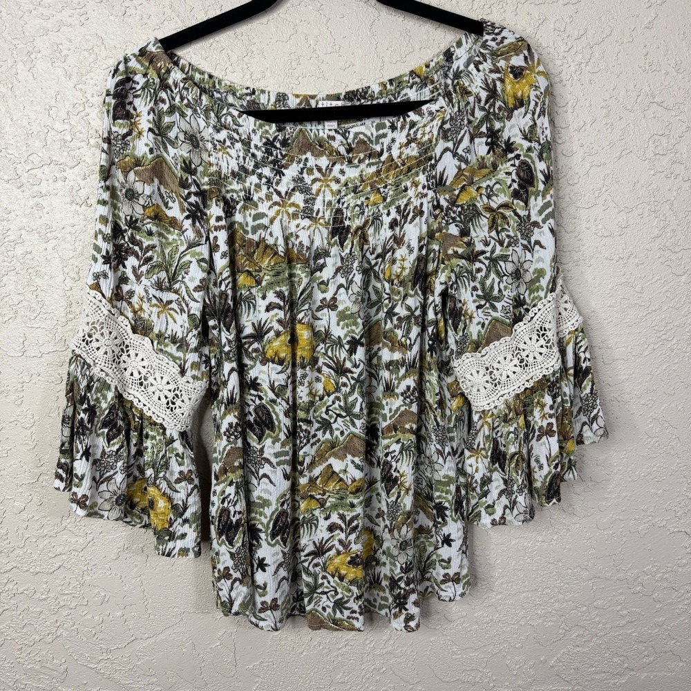 Stitch by Chenault Off Shoulder Crochet Bell Sleeve Island Print Top Womens S